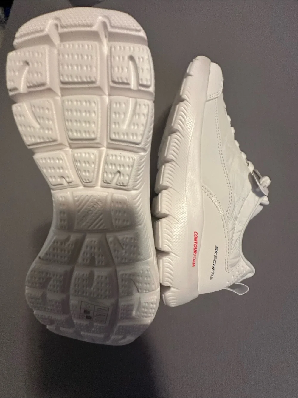 White Skechers Cozy Fit size 6 wide width